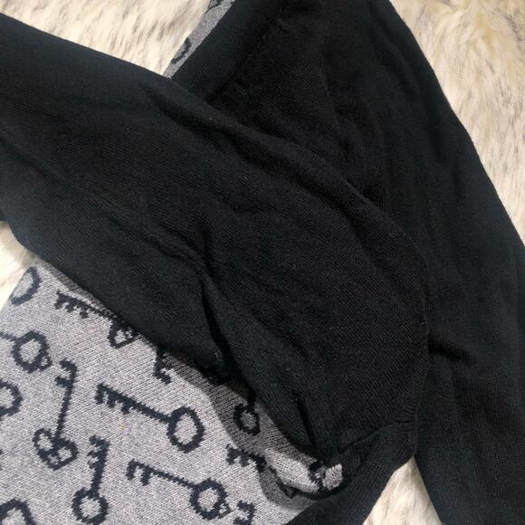 Merona Skeleton Key Print Black & Gray Sweater - Picture 7 of 8